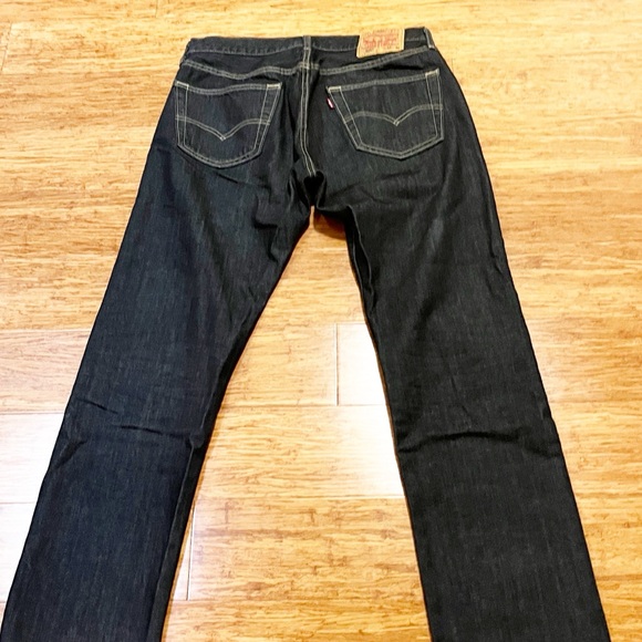 Levi's 501 Button Fly Straight Leg Dark Wash Blue Jeans. 33 waist X 32 inseam. - Picture 7 of 15